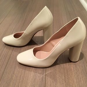 Off-white Zara patent leather block pumps